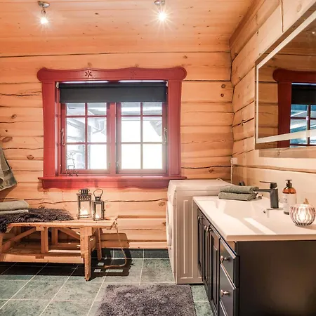 2 Bedroom Gorgeous In *